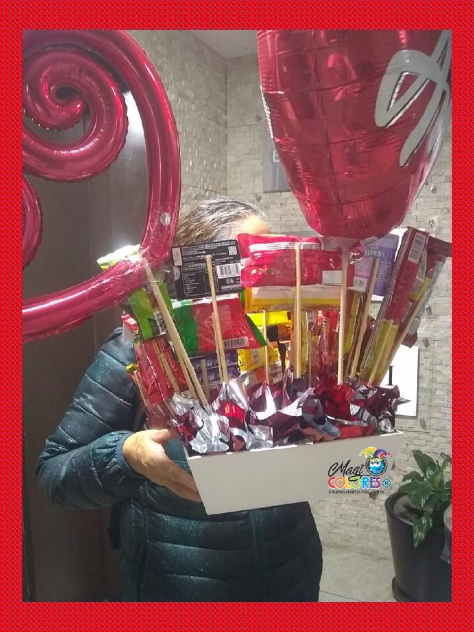 Caja sorpresa con globos – Flores y Detalles de Juárez